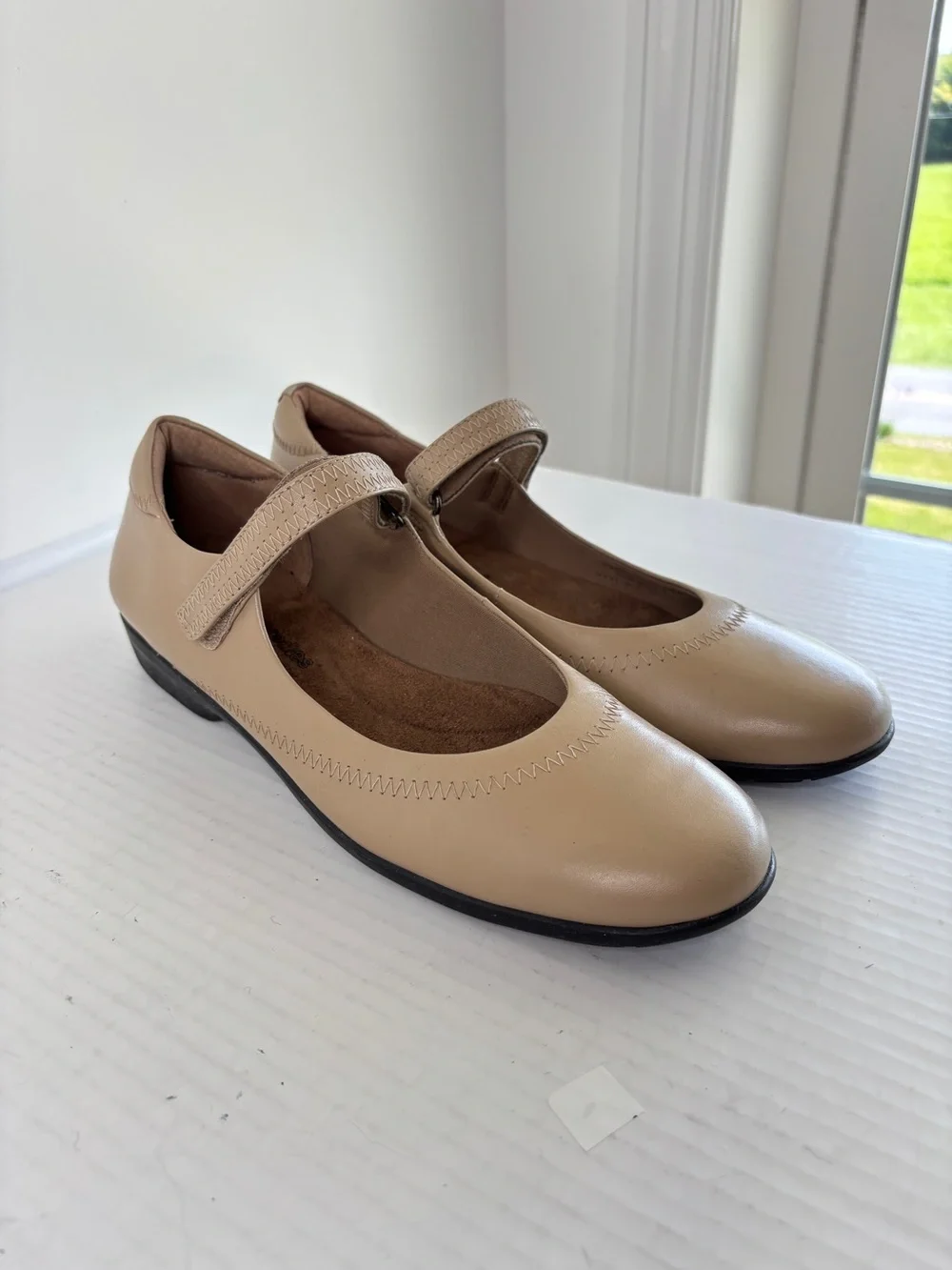 Walking Cradles Mary Jane Ballet Flats Sz 10.5 N Tan Leather Womens Comfort Shoe